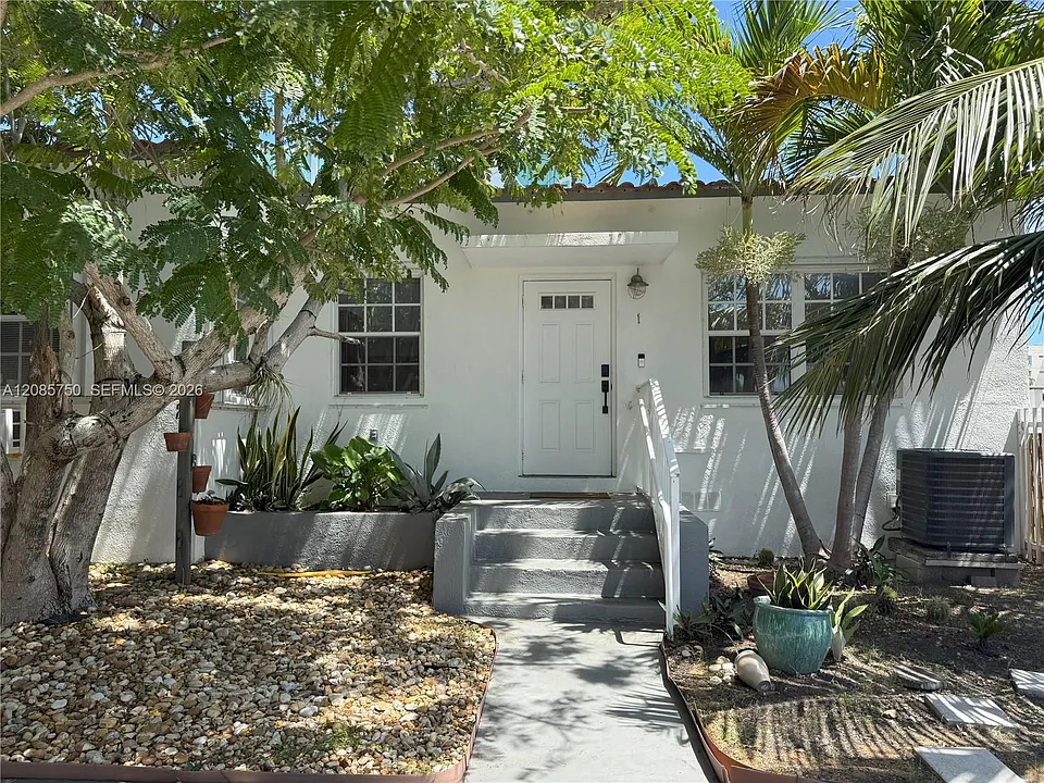 8401 Crespi Blvd #1
