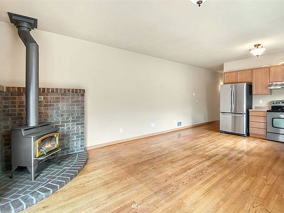 Wood burning fireplace