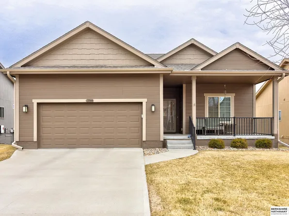 13944 Wood Valley Dr, Omaha, NE 68142