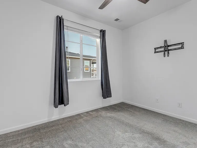 4007 Castle Vista Ln — Photo 33