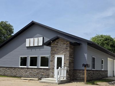 712 E Main St, New Hampton, IA, 50659