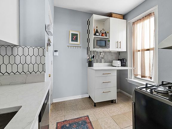 4th image of 326 E 73rd St APT 3C