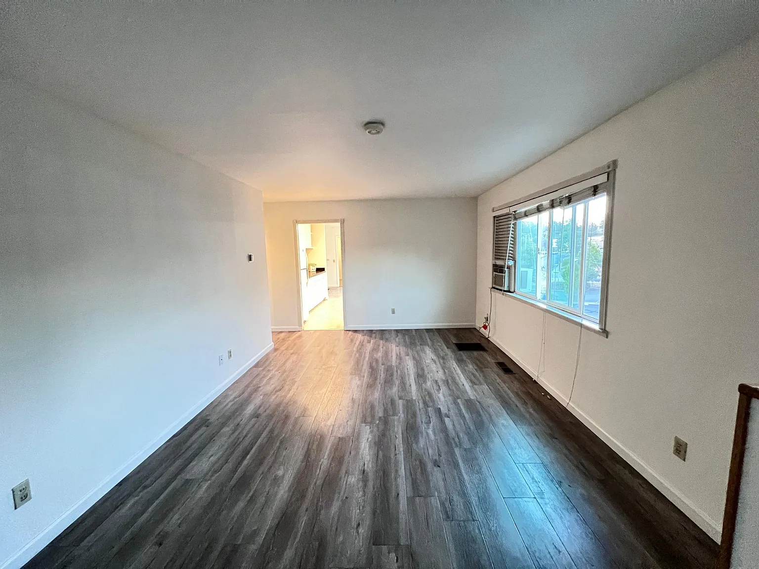 3 bed, 1314 sqft, $2,995 — Photo 4