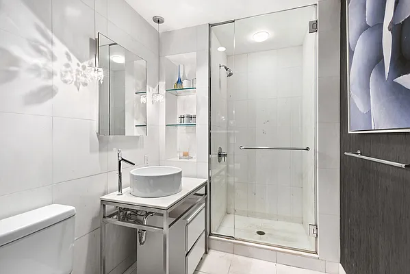Rented by Compass | media 27