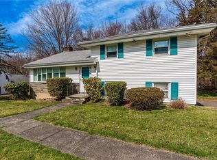 259 Plattsville Rd, Trumbull, CT 06611