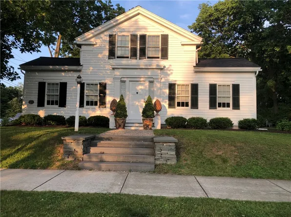 24 Rochester St, Scottsville, NY 14546