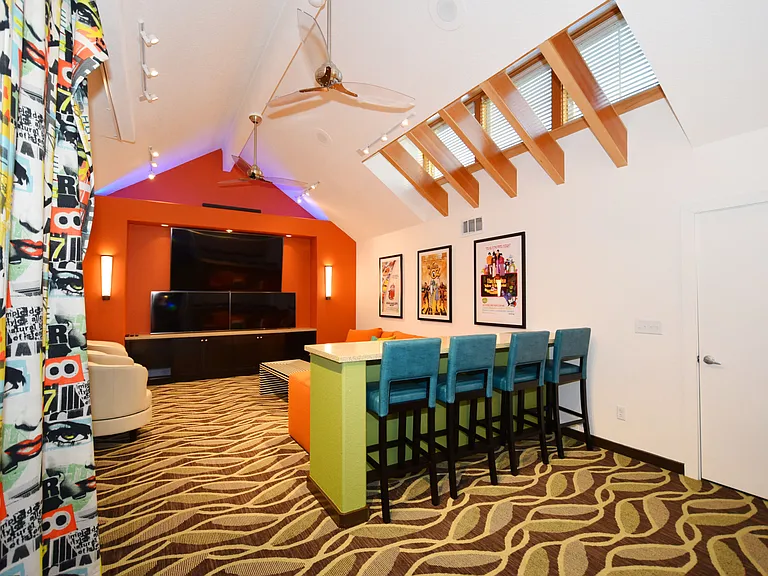 Squires Court Apartments — Photo 6