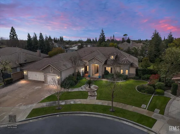 205 Somerford Ct, Bakersfield, CA 93312