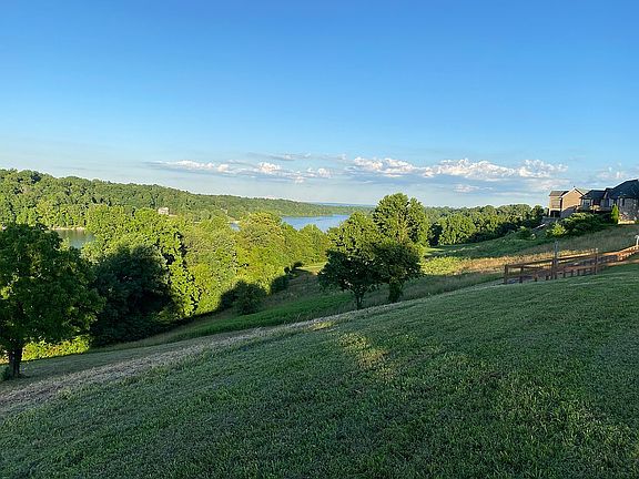 5th image of Lake Court Dr