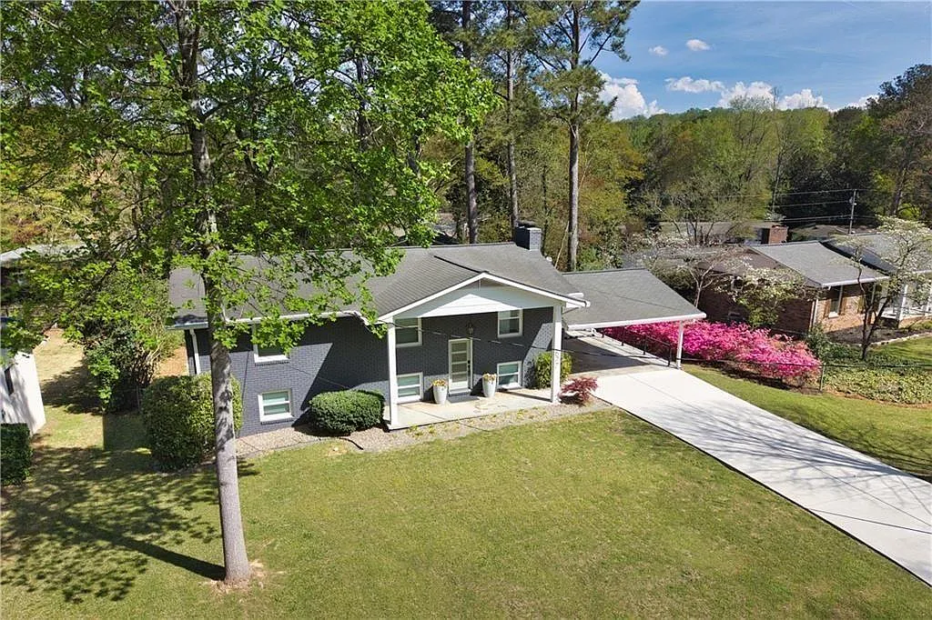 4 bed, 3.0 bath, 1755 sqft, $5,500 — Photo 2