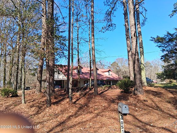 2nd image of 4051 Rhymes Rd