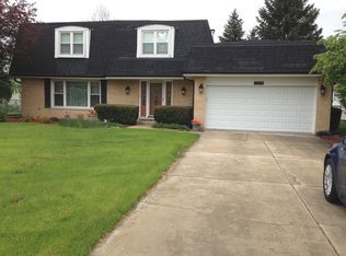 7213 Walden Ln, Darien, IL