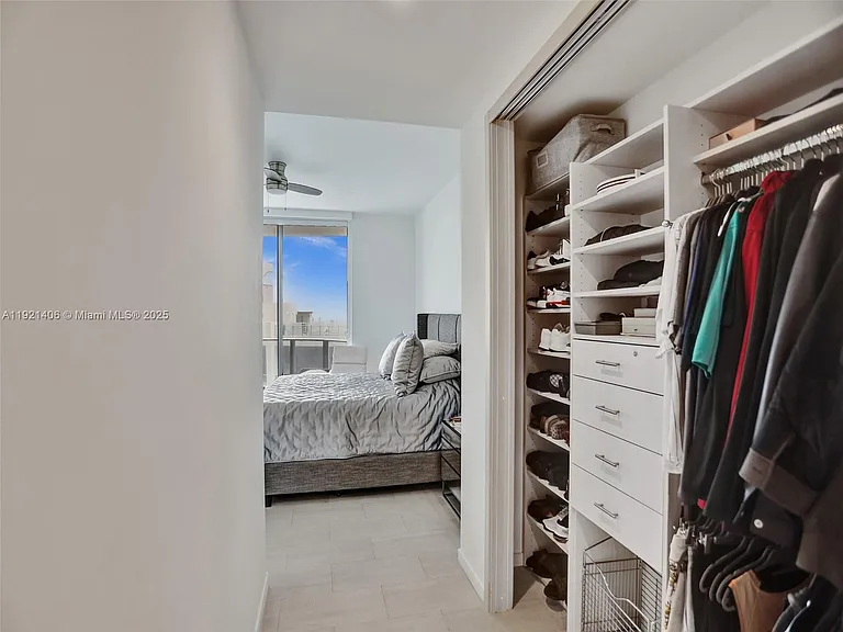1000 Brickell Plz #Penthouse 5103 — Photo 11