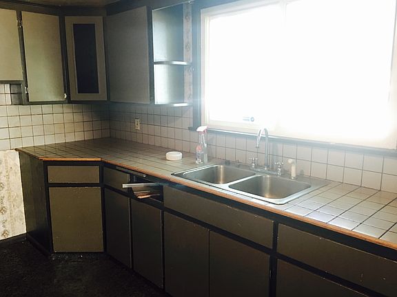 2nd image of 691 Martha Ave