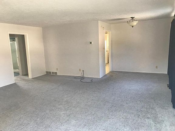 2nd image of 108 W Washington Ave