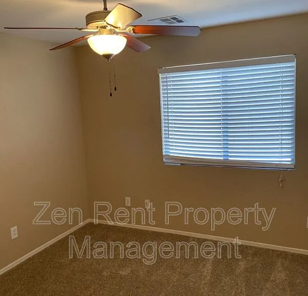 2541 W Canyon Way — Photo 16