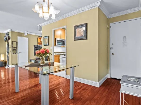 2575 Palisade Avenue image 12 of 30