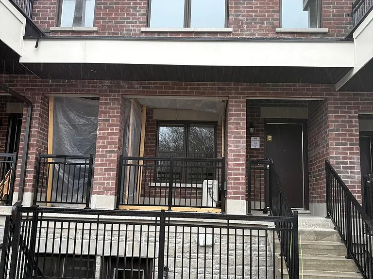 15100 Yonge St #211 — Photo 2