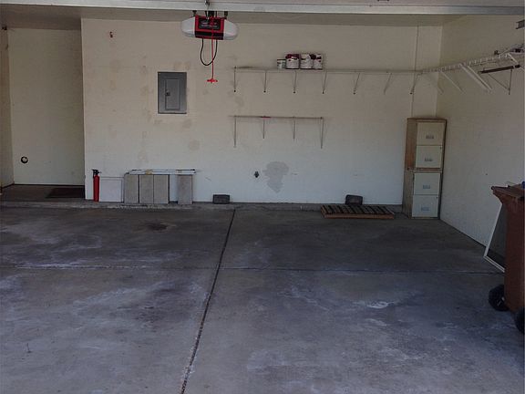 4th image of 1507 Club Dr