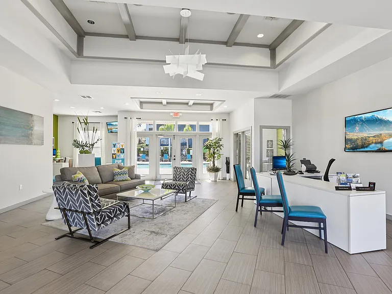 The Arbor Walk Apartments — Photo 27