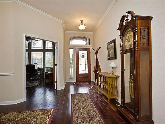 4th image of 623 Walsh Hill Trl