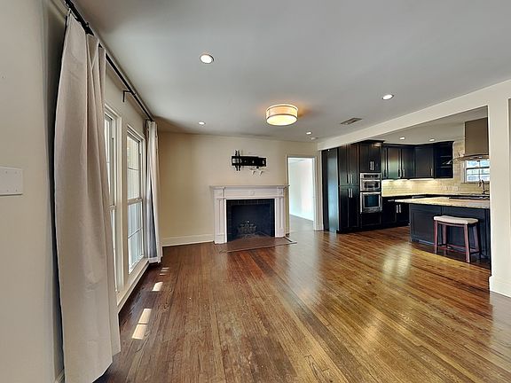 3rd image of 5027 Wenonah Dr