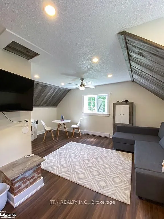 Studio, $1,800 — Photo 2