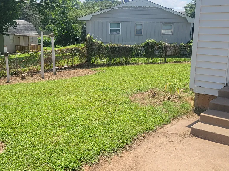 2421 Sandra Dr — Photo 13