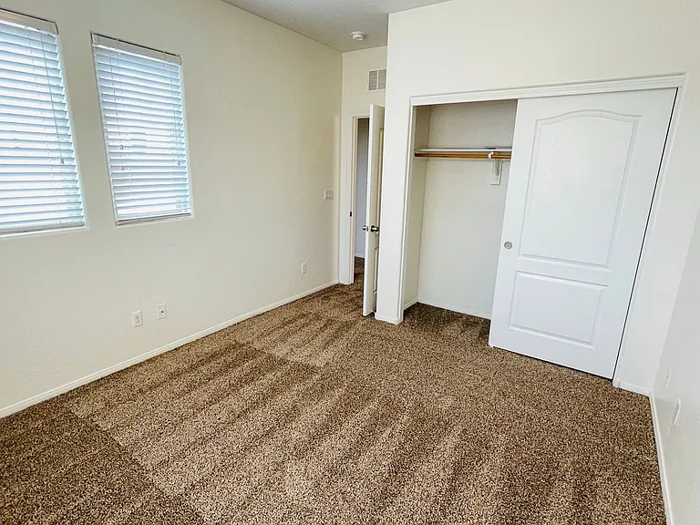 669 Emerald Idol Pl — Photo 18