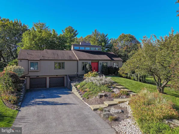 4732 Glenwood Cir, Emmaus, PA 18049