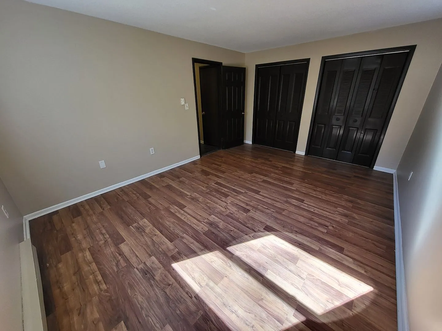 Summit Apts On Hocker — Photo 3