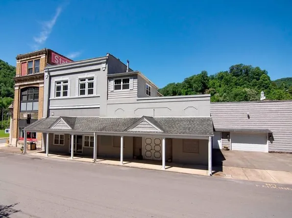 102 Moran Ave, Mullens, WV 25882