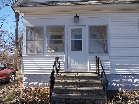 2nd image of 3739 N Main St