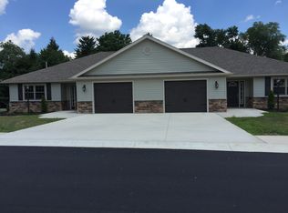 925 Cambridge Rd, Coshocton, OH 43812