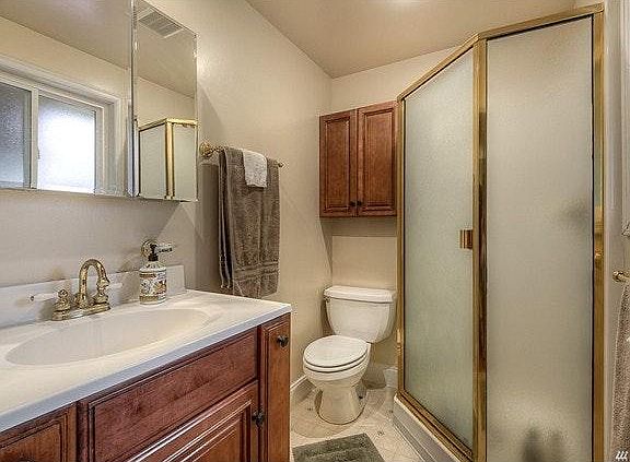 5th image of 10924 NE 116th Pl