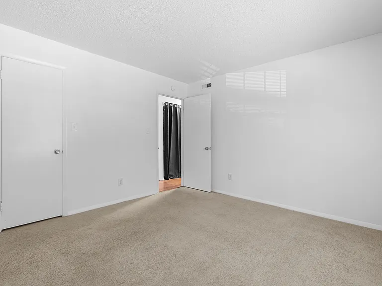 1208 Manassas Ct — Photo 13