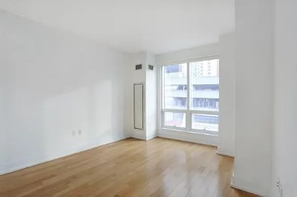Sold by Level Group | media 27