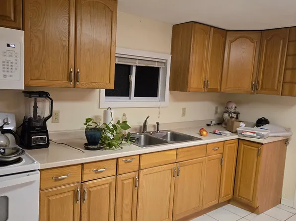 61 Hartford Ave #1, Old Lyme, CT 06371