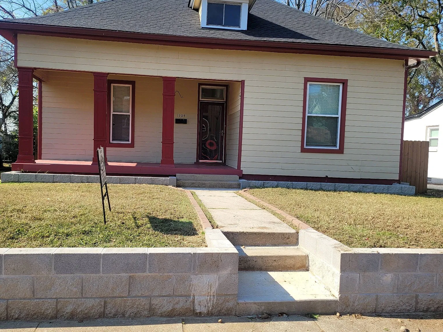 2 bed, 1272 sqft, $1,995 — Photo 1