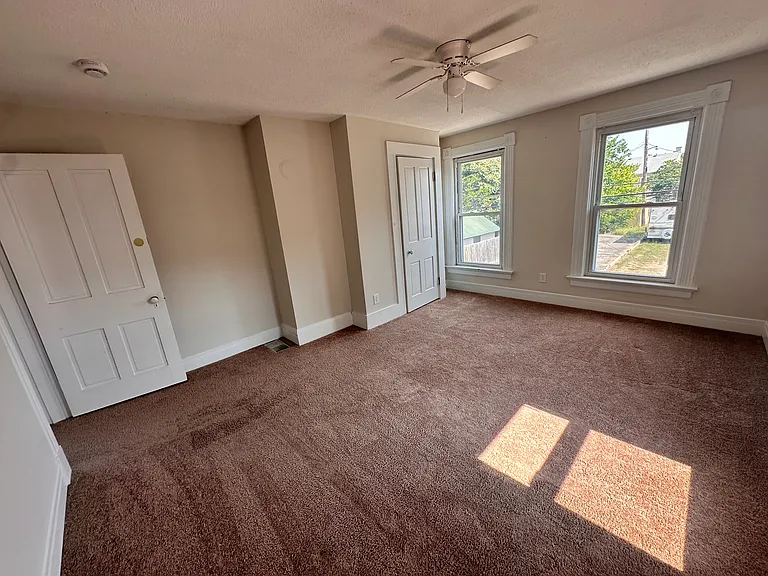 321 Linden St — Photo 8