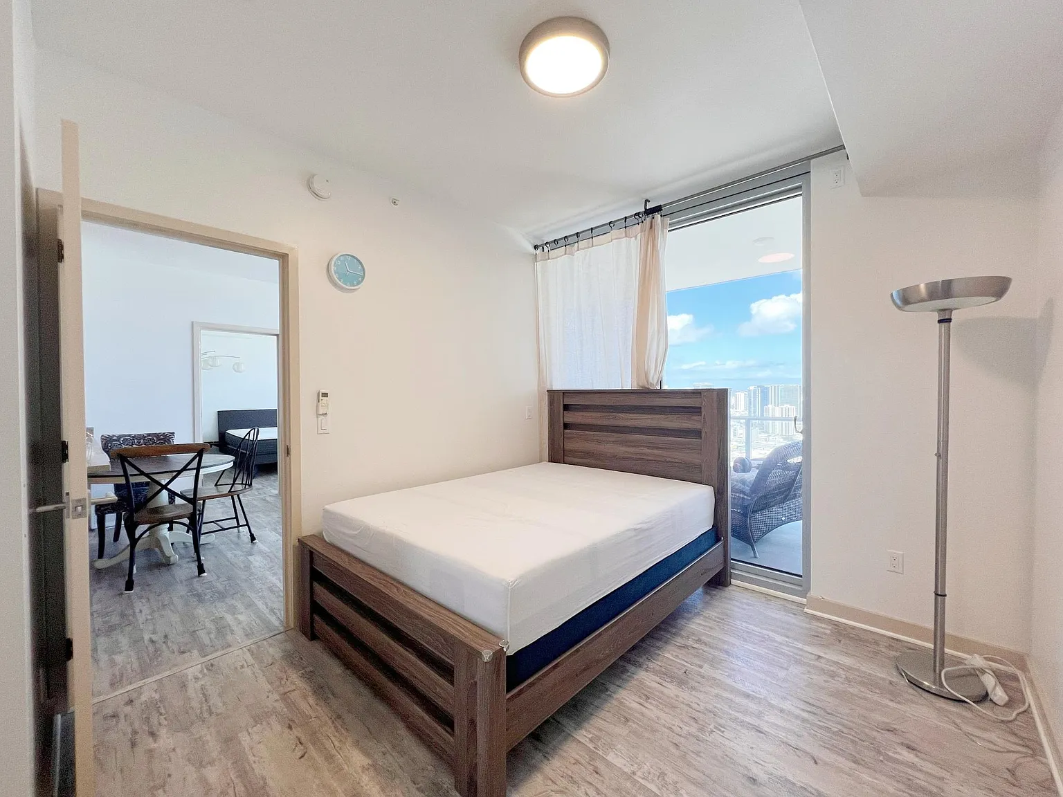 2 bed, 825 sqft, $4,500 — Photo 4