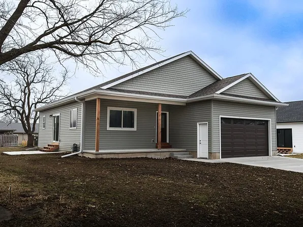 333 13th St, Pawnee City, NE 68420