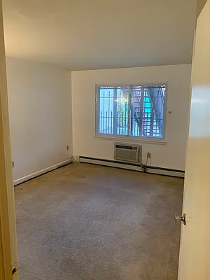 Rented by Compass | media 52