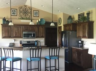 1113 38th St, Spirit Lake, IA 51360