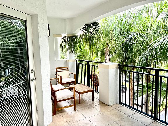 3rd image of 3165 NE 184th St APT 6301