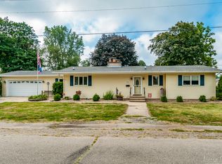 702 Taylor St, Sandwich, IL 60548
