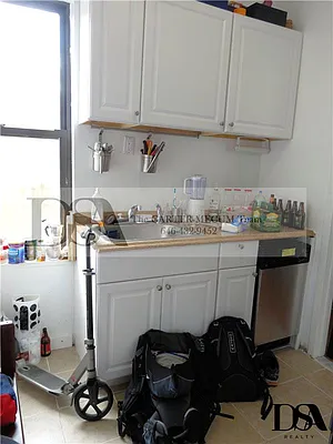 Rented by DSA Realty | media 33