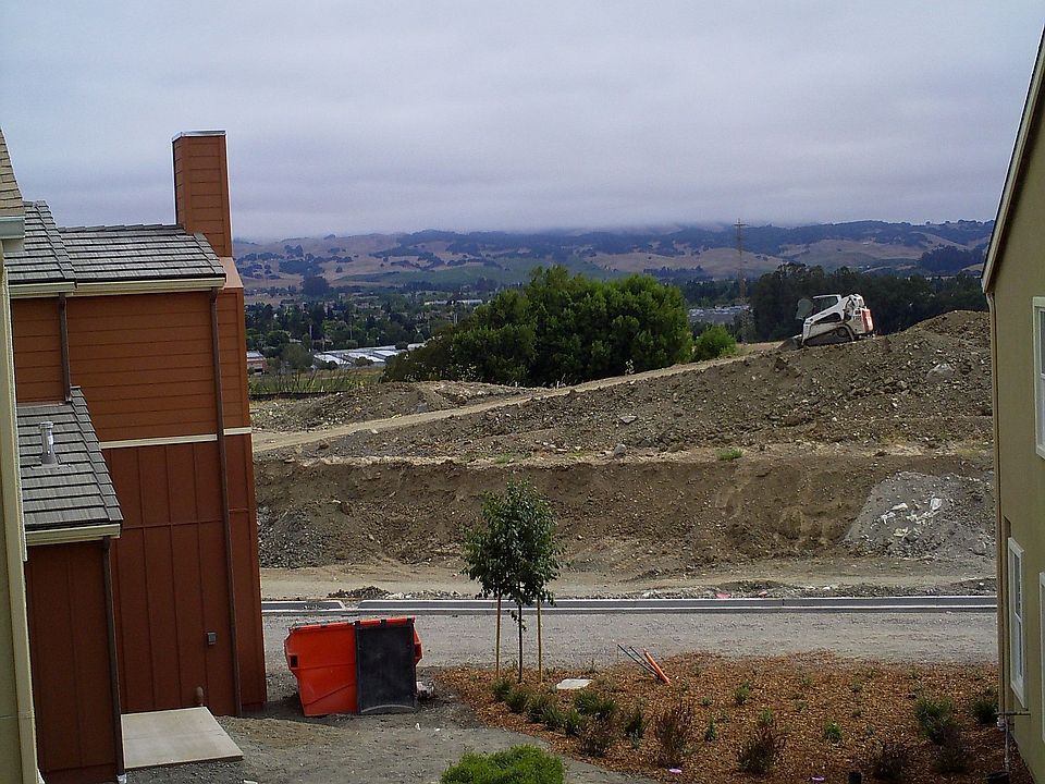 1st image of 328 Jacquelyn Ln