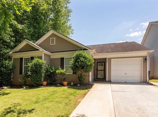 9312 Pinaceal Ct, Charlotte, NC 28215