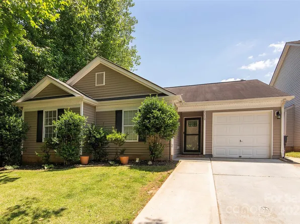 9312 Pinaceal Ct, Charlotte, NC 28215